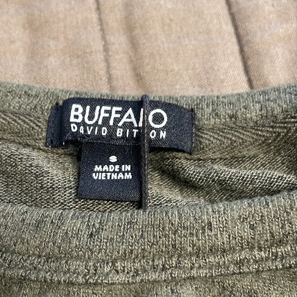 Sweater - Picture 2 of 6